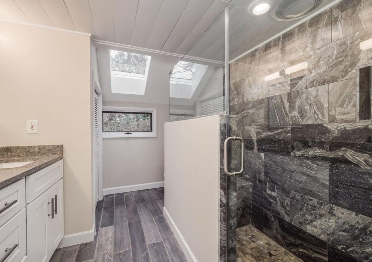 2 Bedroom Newly Renovated Waterfront Home; 10 Min From Mgm & The Gaylord Fort Washington Exterior photo